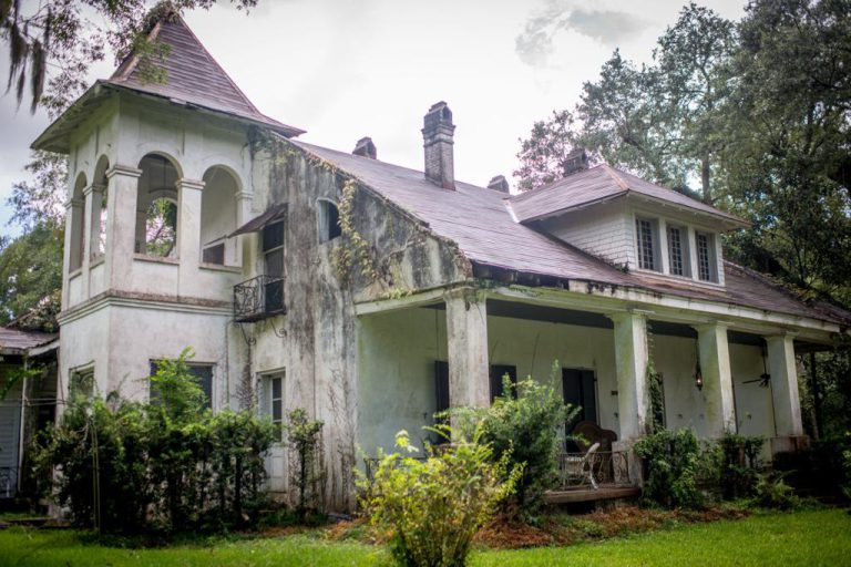 From Legacy to Lawsuit: How a Family Feud Nearly Destroyed Villa de la Vergne