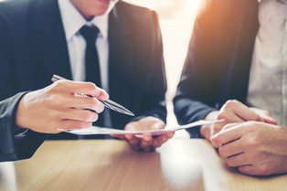 What Happens at a First Meeting With a Succession Attorney